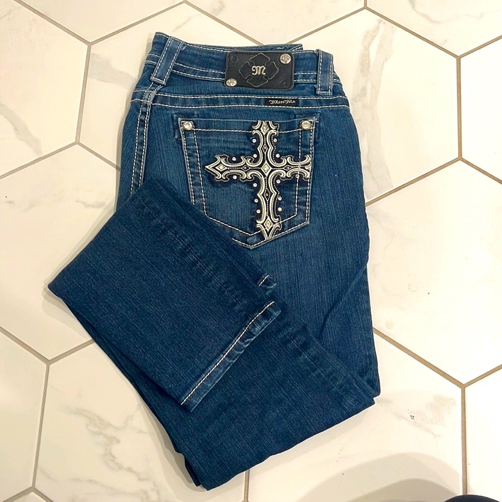 Miss Me Skinny Jeans. Dark Wash